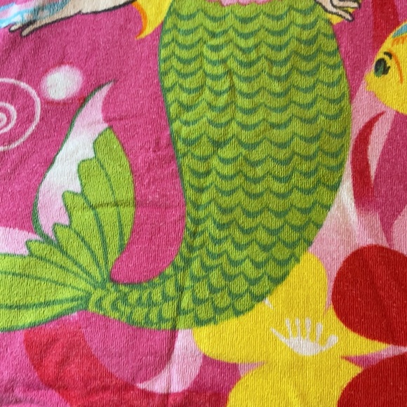 Kids hooded wearable beach towels! - Picture 3 of 13